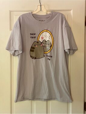 NEW Pusheen The Cat Tee T-shirt New Year Same Me Gray Men’s Unisex XL NWOT